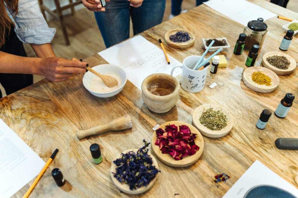 Grinding natural ingredients for naturopathy